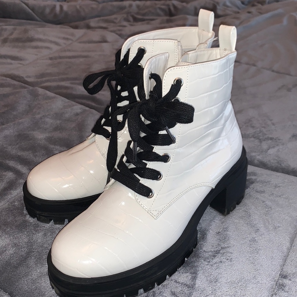 White lace up boots